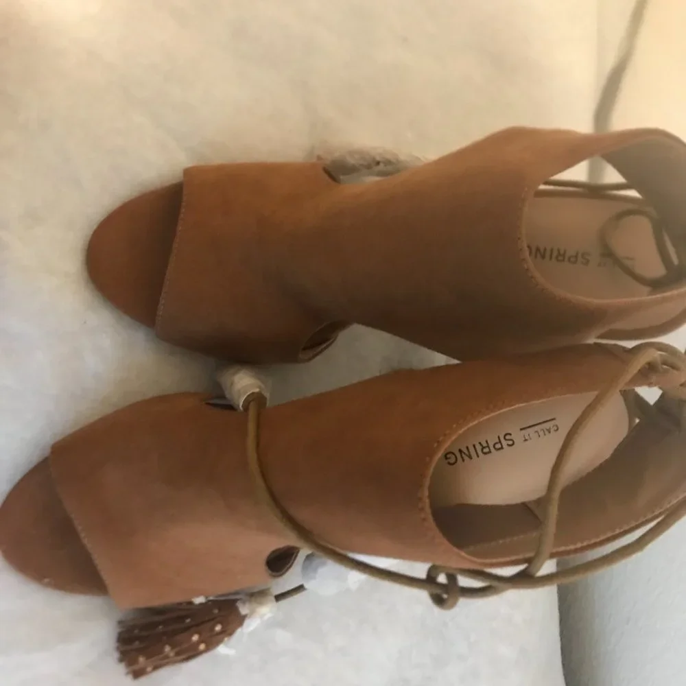 Call it spring Bigger Cognac block heel shoe - Picture 3 of 3